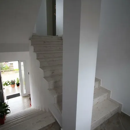 Vila Bregu * Sarandë