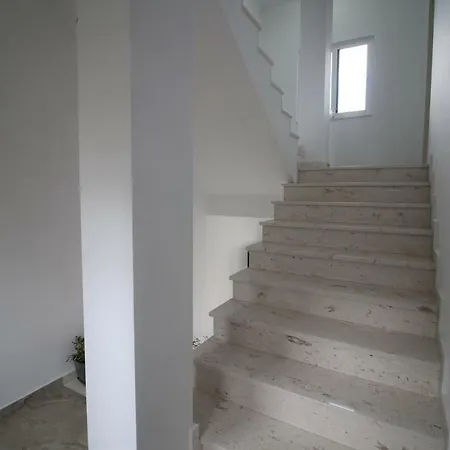 Vila Bregu Penzion Sarandë